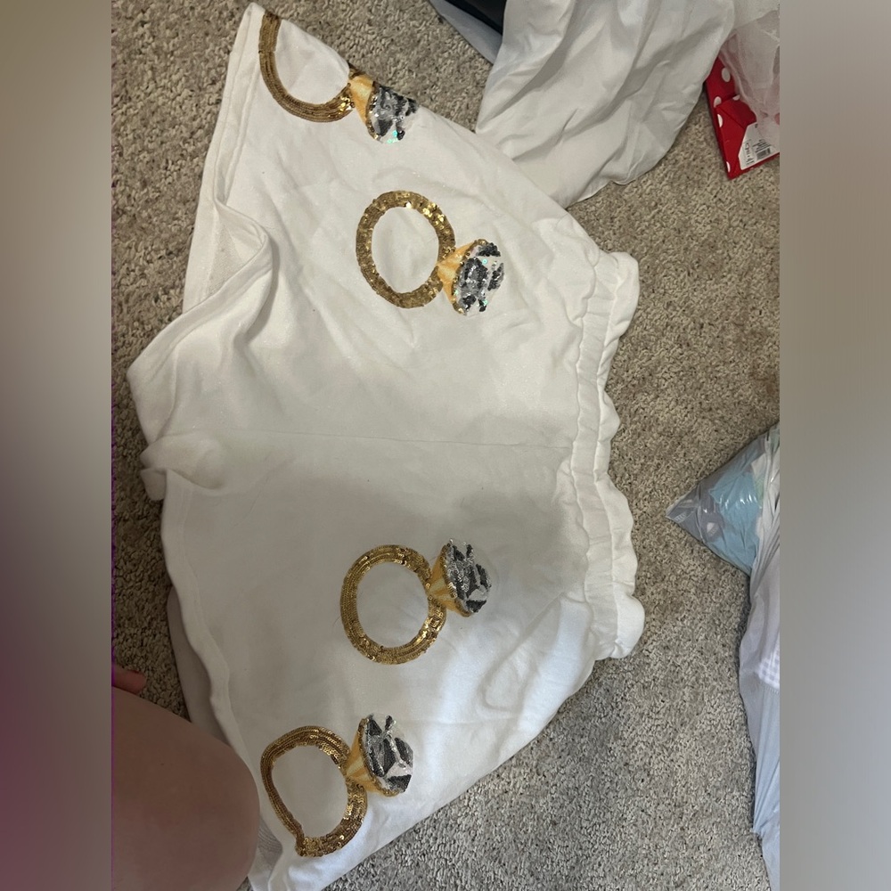 QUEEN OF SPARKLES! Diamond ring shorts and top!